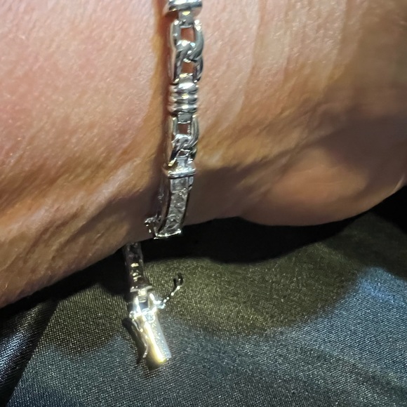 Silpada Sterling silver and Cubic zirconia tennis bracelet - Picture 4 of 9